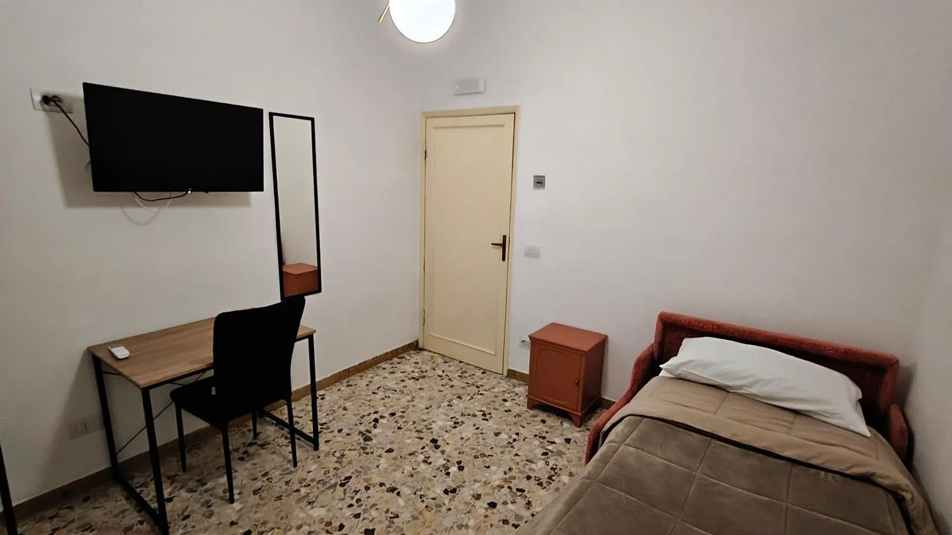 -Prime Rooms Verdi Florencja Nocleg ze śniadaniem