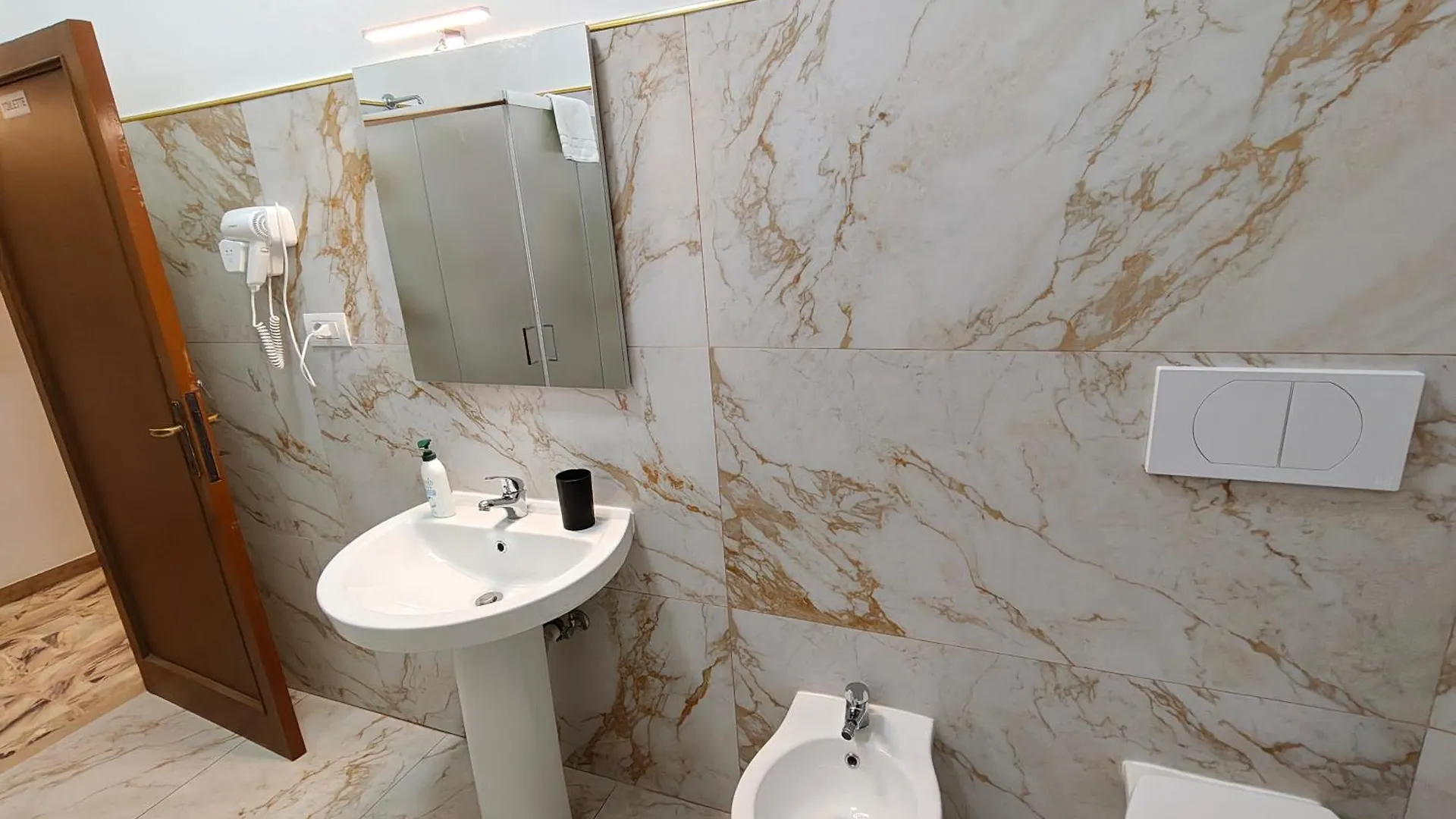 -Prime Rooms Verdi Florence Italy